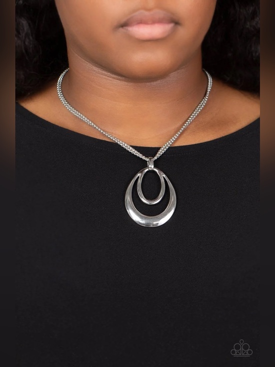 paparazzi Jewelry - ❤️‍🔥5/$25❤️‍🔥 Suburban Storm Silver Necklace